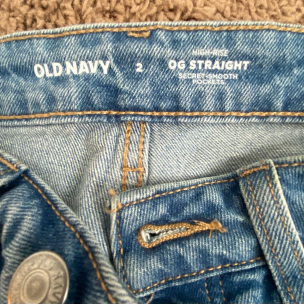 Old Navy High Rise Short - Picture 3 of 3